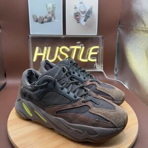 Adidas Yeezy Boost 700 V1 “Mauve” Men’s size 8.5